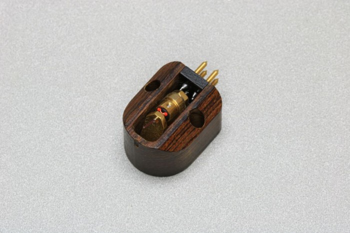 Charisma Audio Reference 2 Moving Coil Cartridge